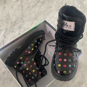 New girls booths black patent and studs